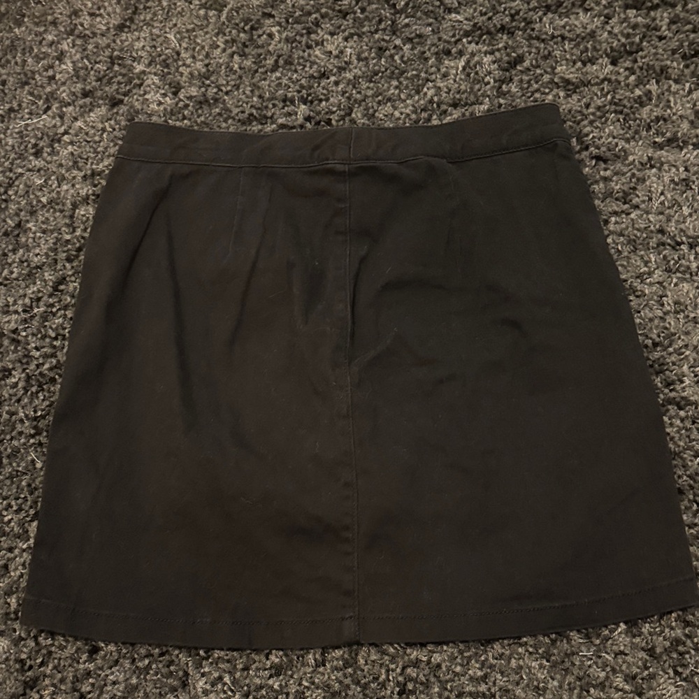 Baccini Black Skorts with Brown Buttons Elastic Waist Size Small - Picture 5 of 8